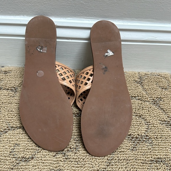 Tory Burch tan sandals - Picture 3 of 3